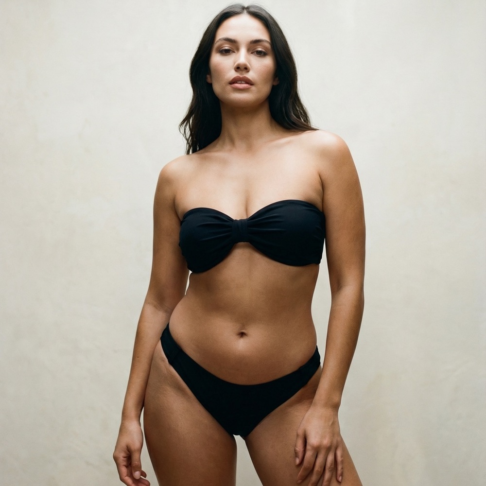 BETH RICHARDS Chic Black Strapless Bikini